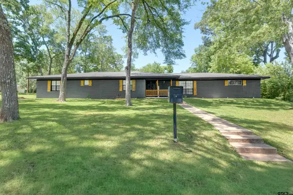 207 Lakeshore Dr., Palestine, TX 75801