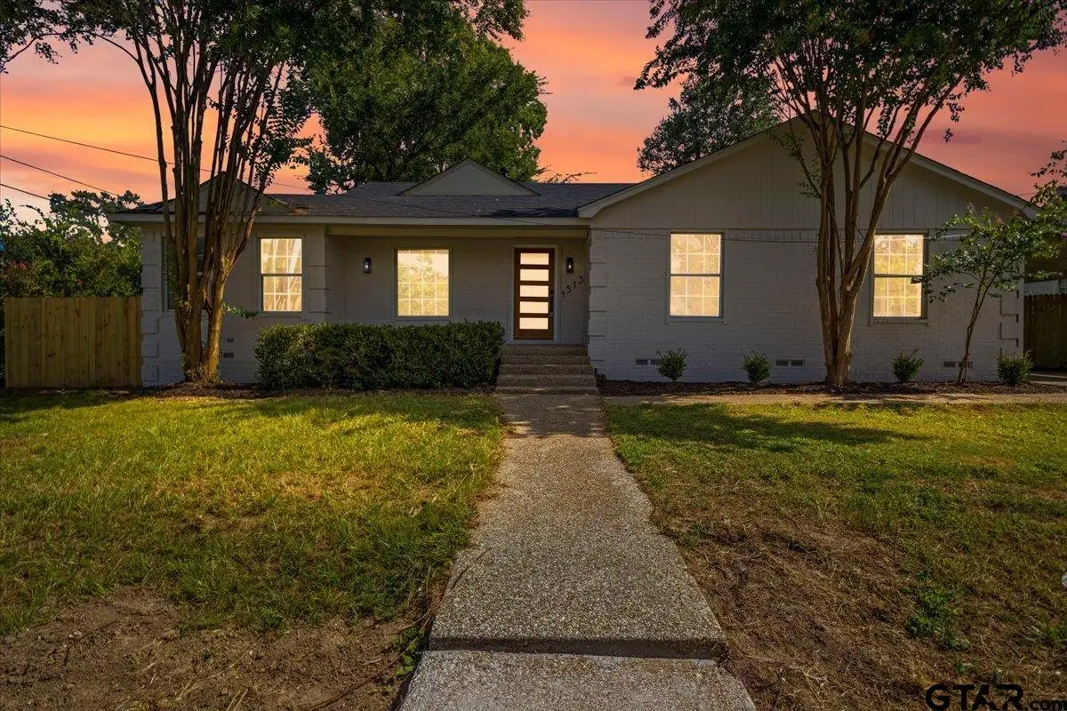1513 E Lawrence St, Tyler, TX 75702 - #1