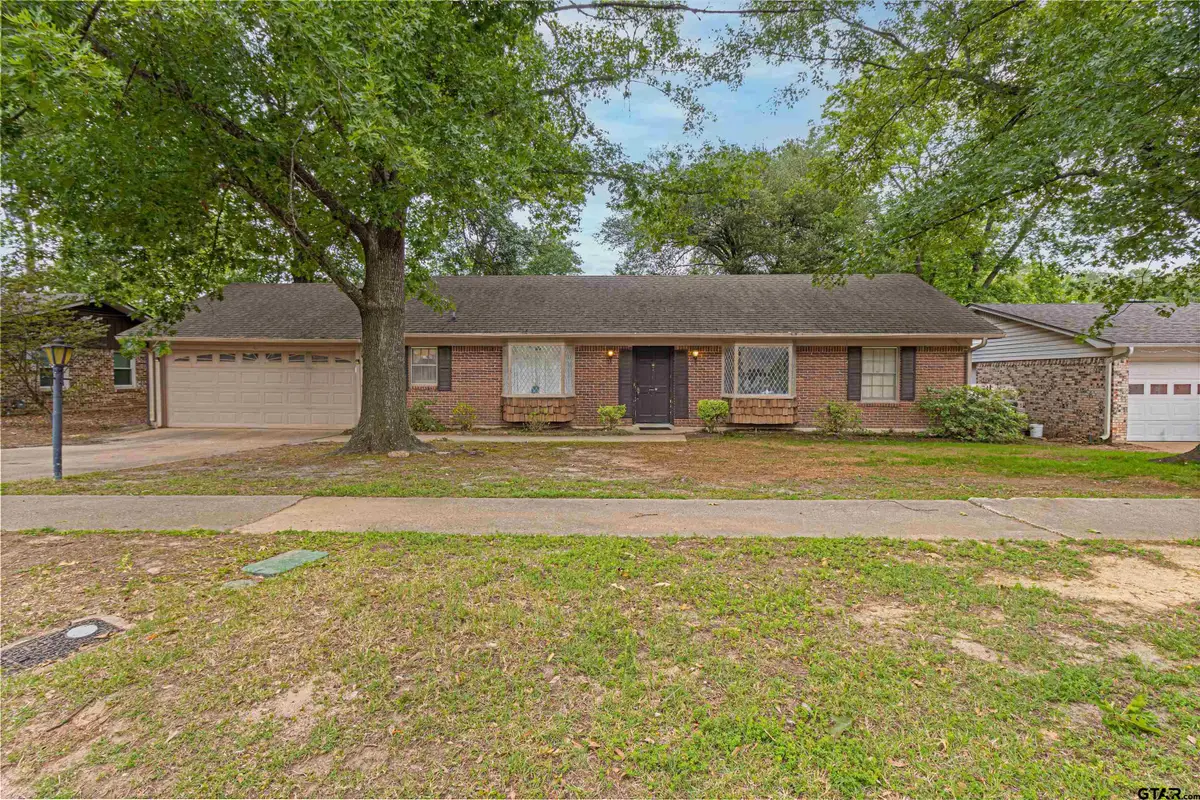 2930 Roanoke Ln, Tyler, TX 75701 - #1