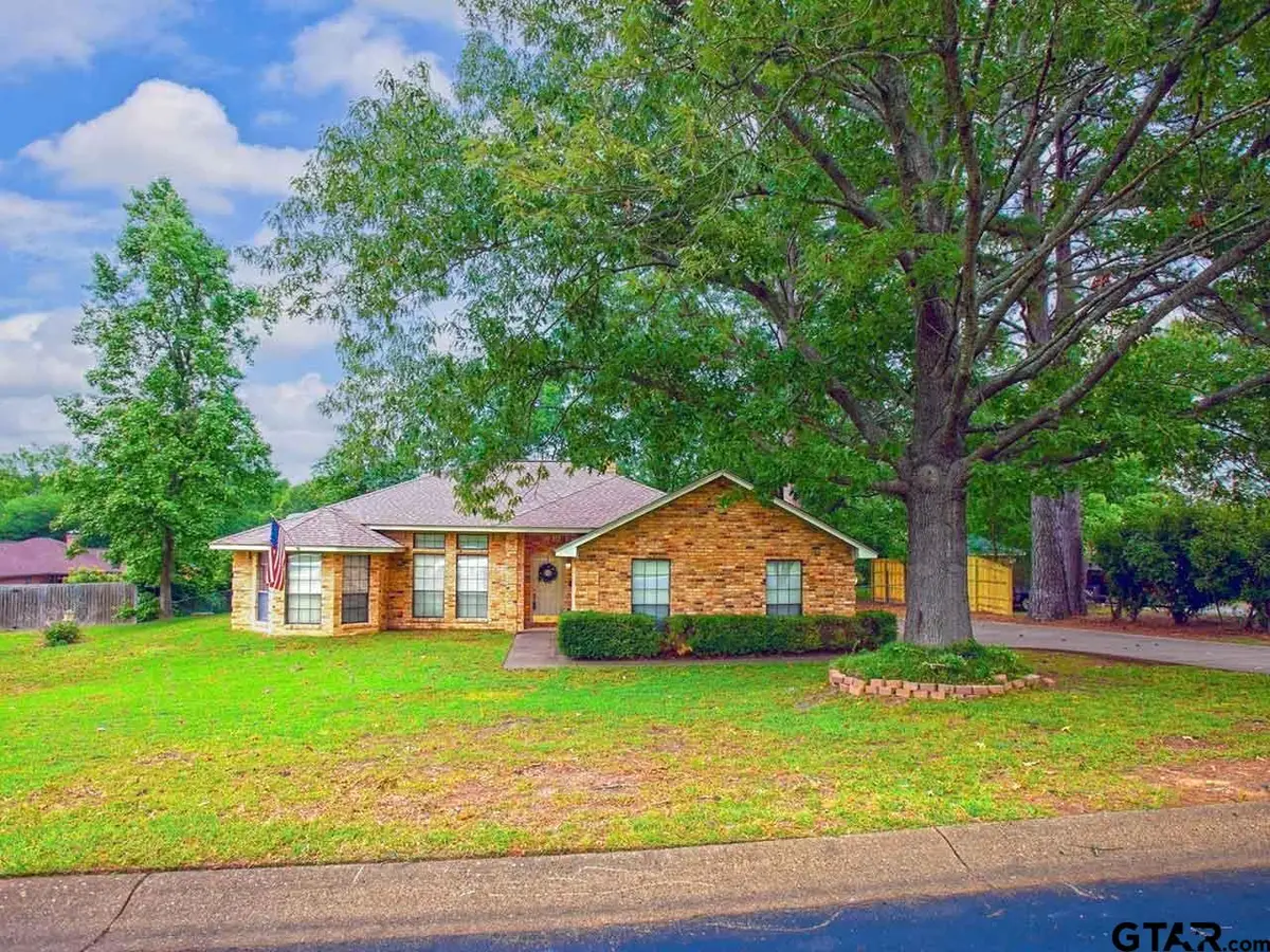 307 Bosque St, Chandler, TX 75758 - #1