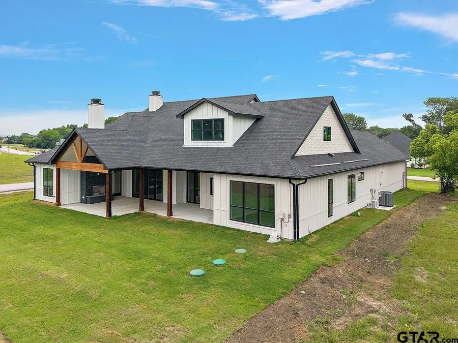 302 Canal St, Corsicana, TX 75109 - #2