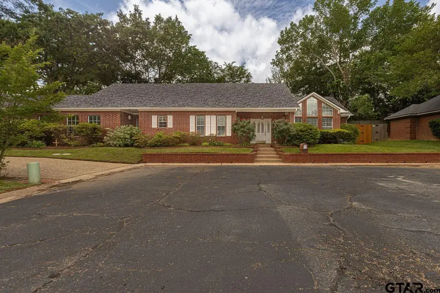 303 Canterbury Ct, Tyler, TX 75703 - #2