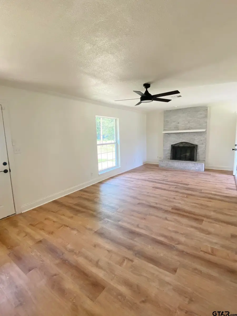 209 La Jodepa Street, Grand Saline, TX 75140 - #2