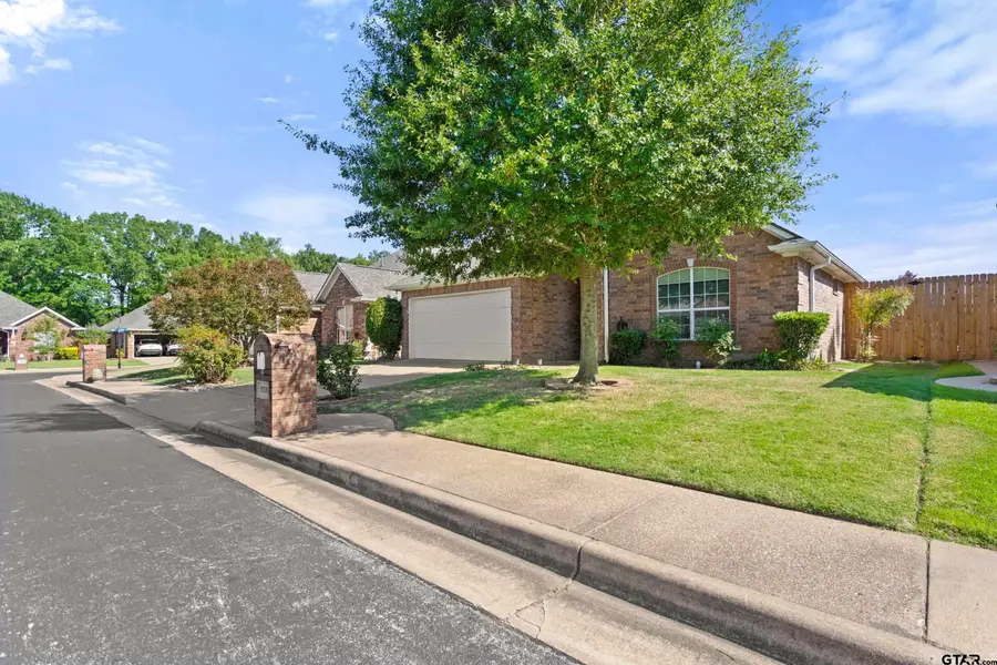 1906 Hollyglen Dr, Tyler, TX 75703 - #3