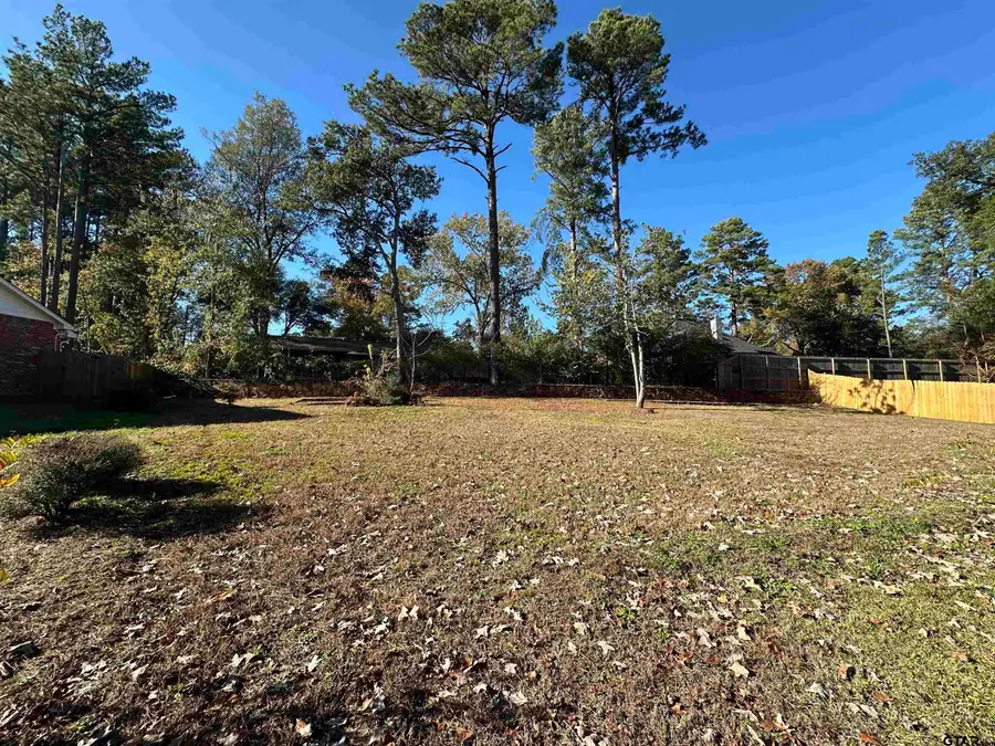 2811 Robertson Ave, Tyler, TX 75701 - #2
