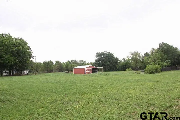 615 S Houston, Edgewood, TX 75117 - #2