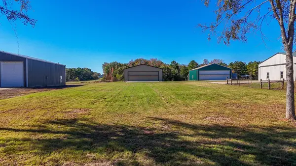11612 Kitty Hawk Dr, Frankston, TX 75763