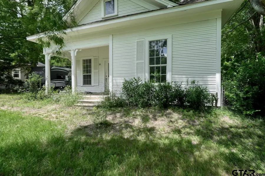 409 S Boyd St, Lindale, TX 75771 - #3