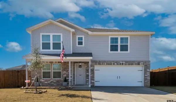 1101 Ripplewood, Chandler, TX 75758