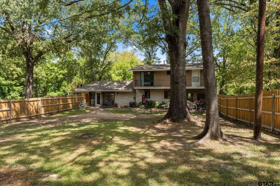 1101 Holly Hill Ln, Mount Pleasant, TX 75455 - #2