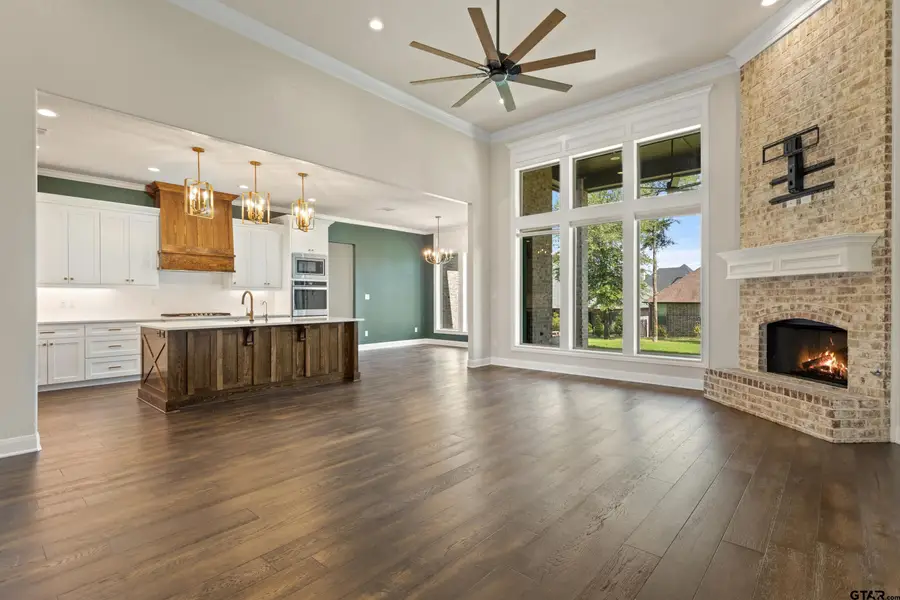 7574 Northlake Dr., Tyler, TX 75703 - #3