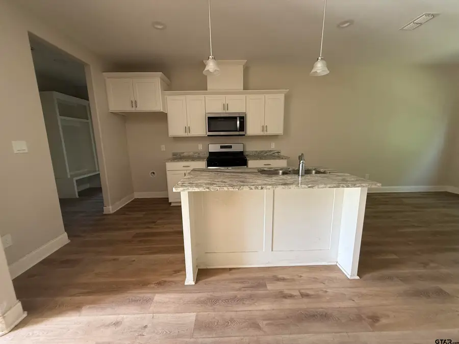 106 Elm St, Winona, TX 75792 - #3
