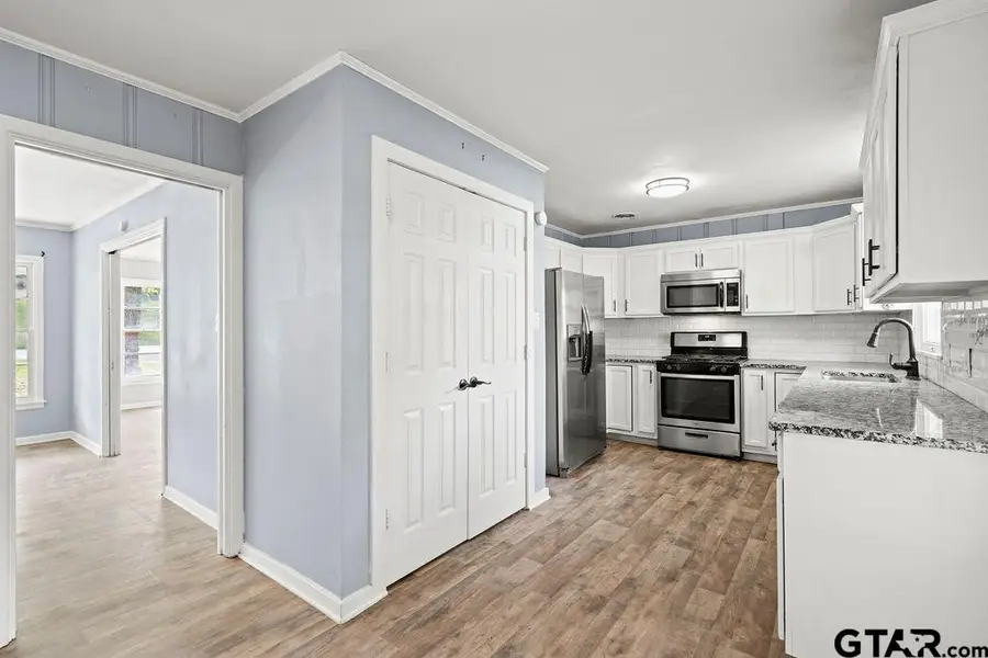 502 N Tyler St, Big Sandy, TX 75755 - #2