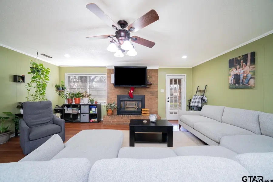 110 Cheryl St, Longview, TX 75604 - #3