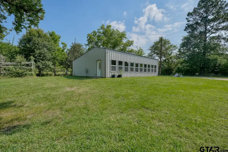 6899 N STATE HIGHWAY 19, Palestine, TX 75803 - #2