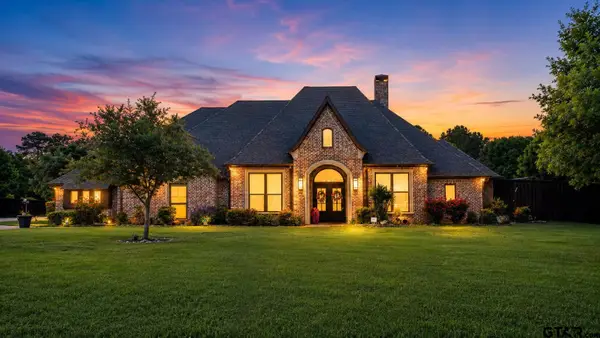 5200 Lago Vista Dr, Athens, TX 75752