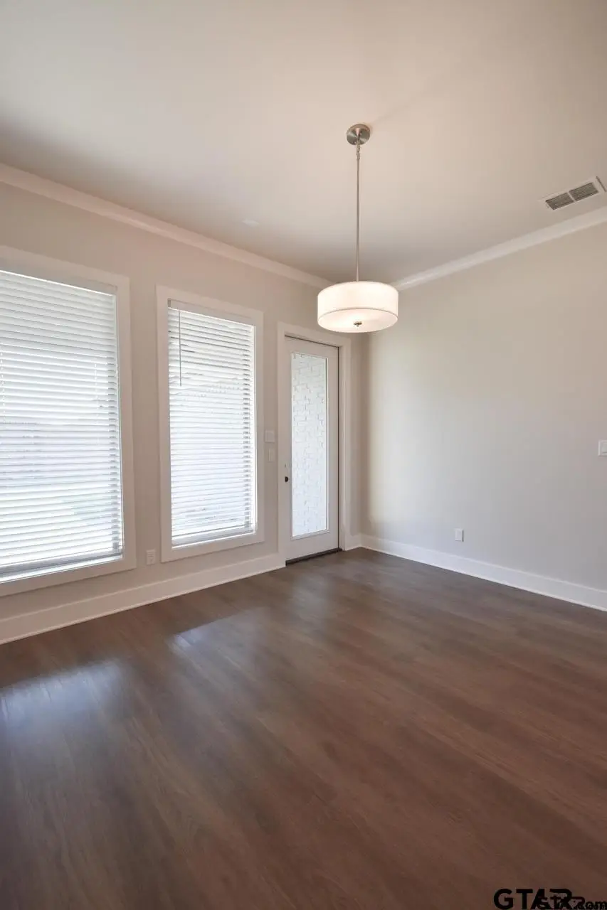 7012 Hillside Avenue, Tyler, TX 75707 - #3