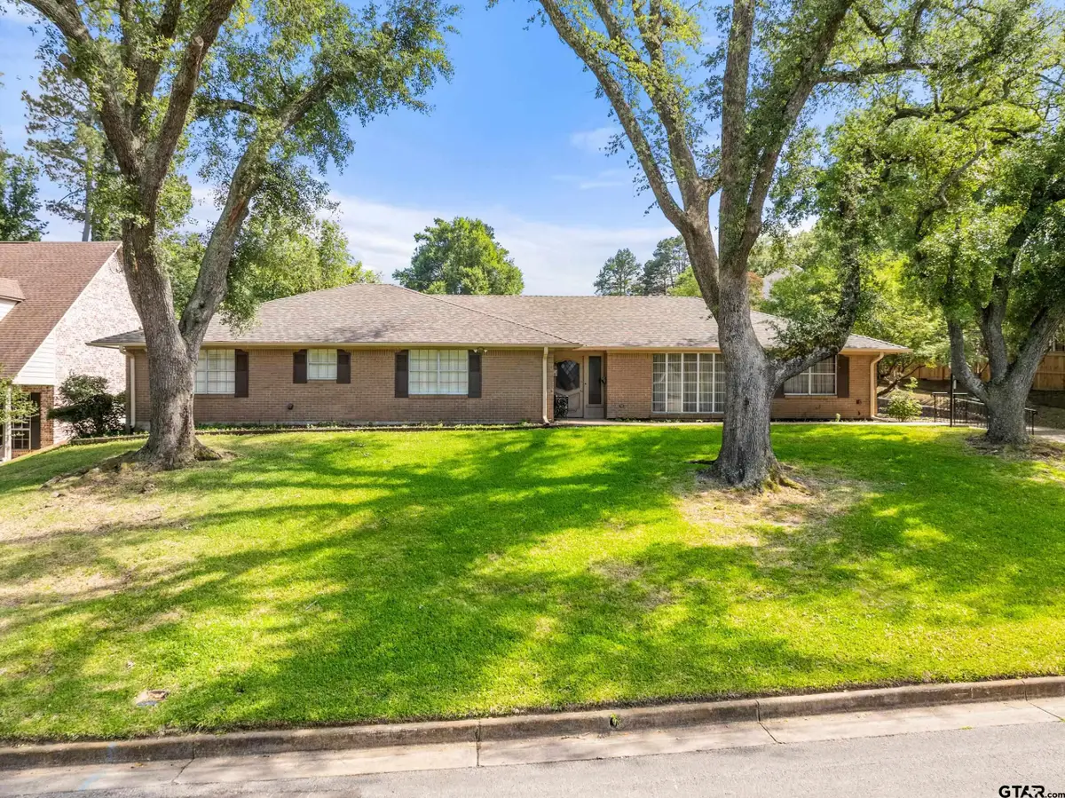 1023 Wilmington Pl, Tyler, TX 75701 - #1