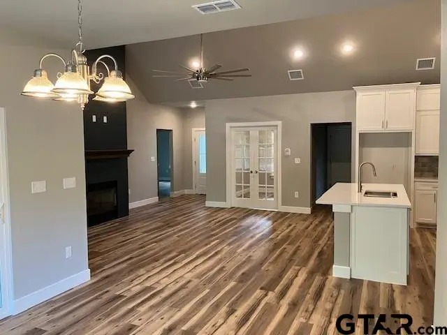 820 Mulberry Street, Sulphur Springs, TX 75482 - #3