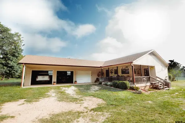 1211 An CR 153, Palestine, TX 75801