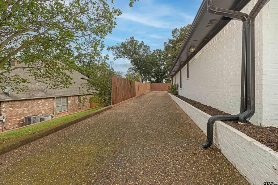 641 Timberwilde Dr., Tyler, TX 75703 - #3