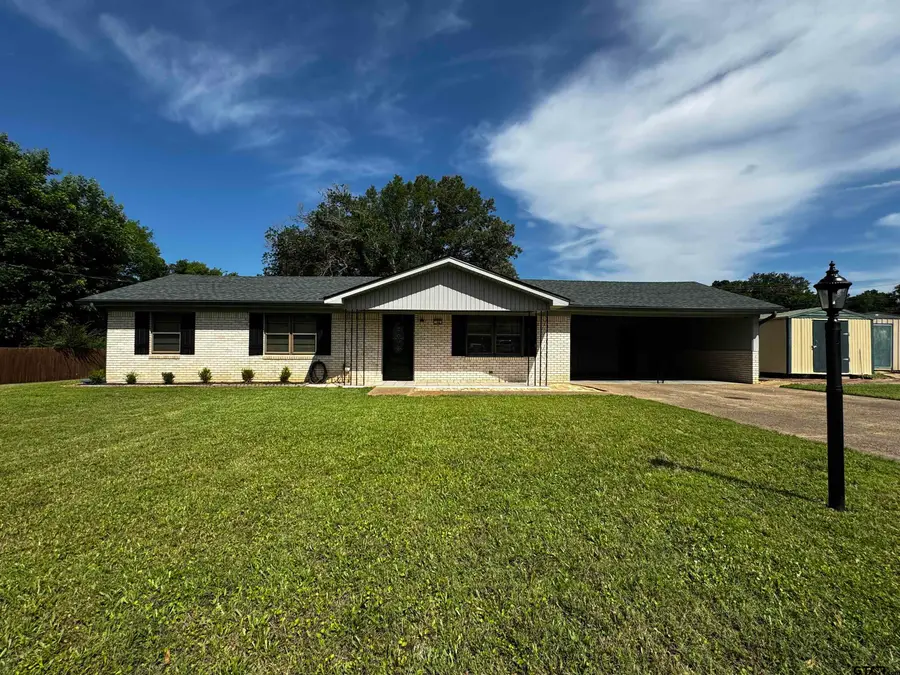 106 Southview Dr., Henderson, TX 75654 - #2