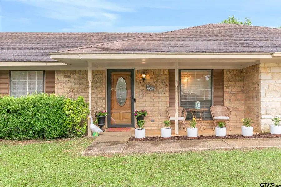 2203 Woodbine, Gladewater, TX 75647 - #2