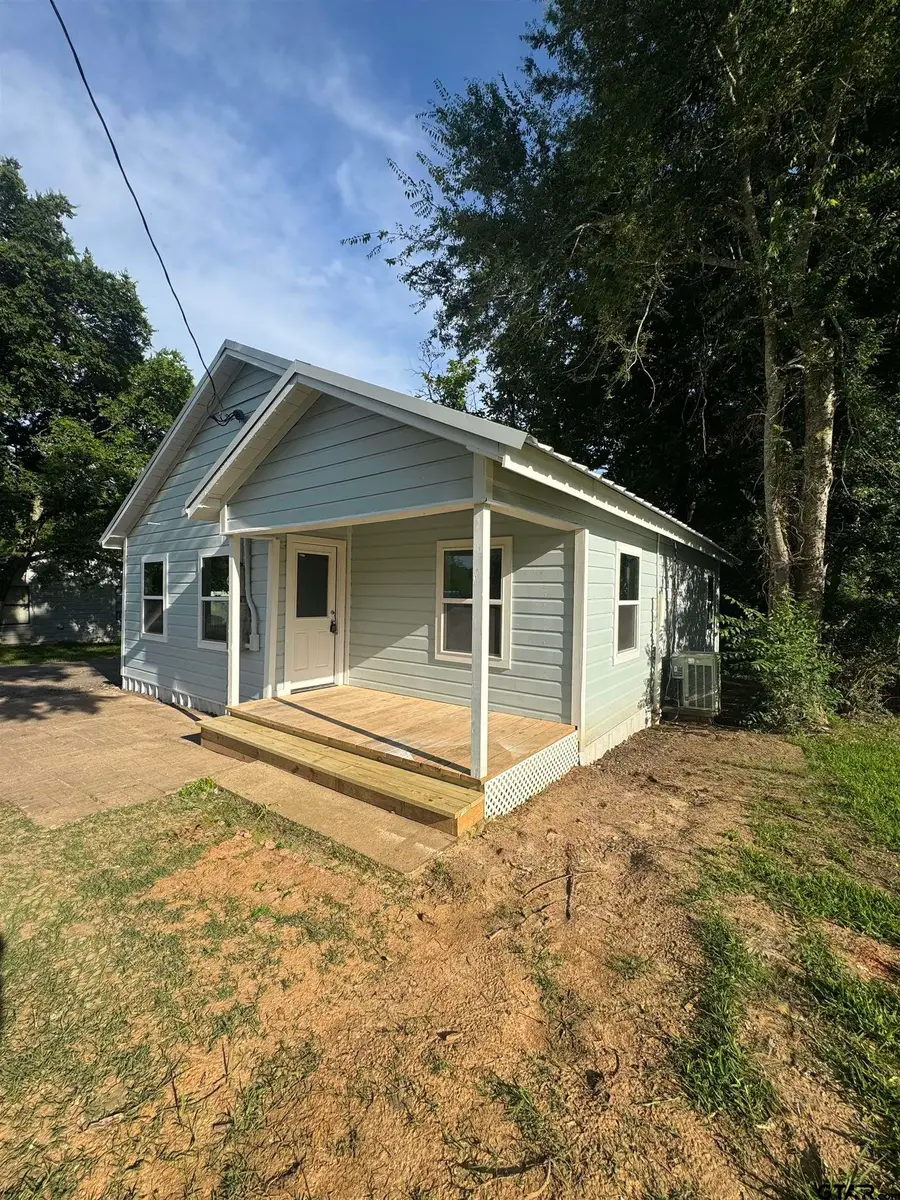 606 W Wolfe St, Grand Saline, TX 75140 - #2