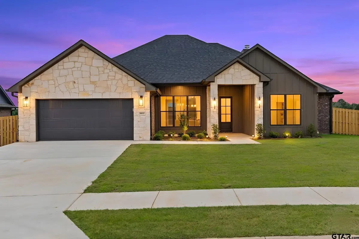 16417 Clearview Dr, Lindale, TX 75771 - #1