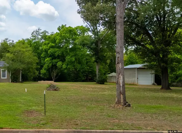 2121 S Sneed, Tyler, TX 75701