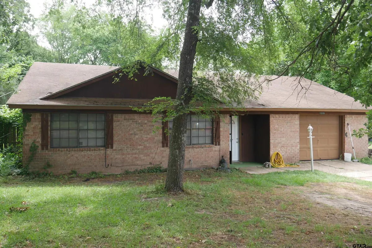 7239 Greenbriar Rd, Tyler, TX 75704 - #1