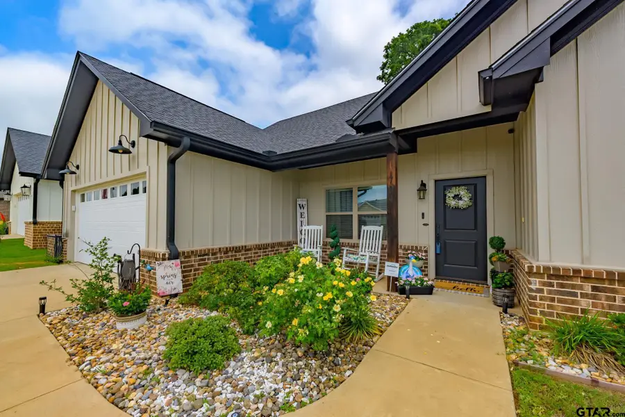 704 Liberty St, Bullard, TX 75757 - #2