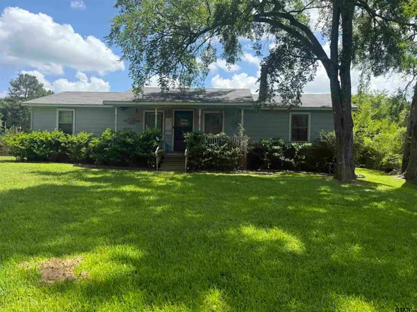 3901 Almond Rd, Big Sandy, TX 75755