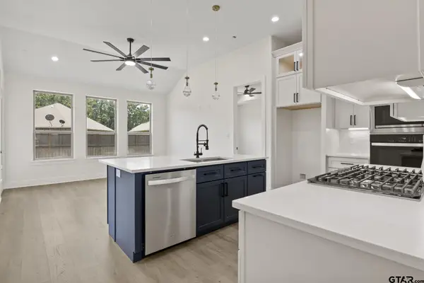 1010 Stone Wall, Mt Pleasant, TX 75456