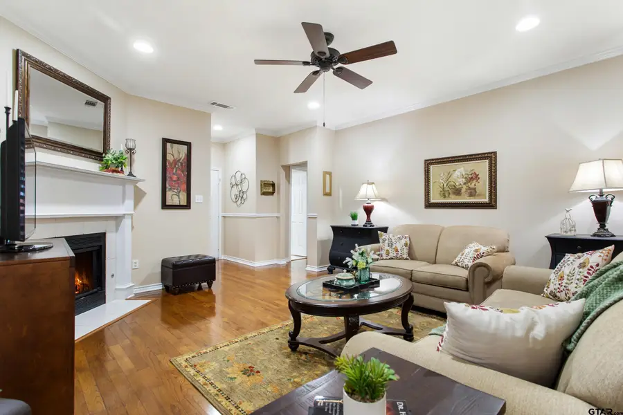 5401 Hollytree #2001, Tyler, TX 75703 - #3