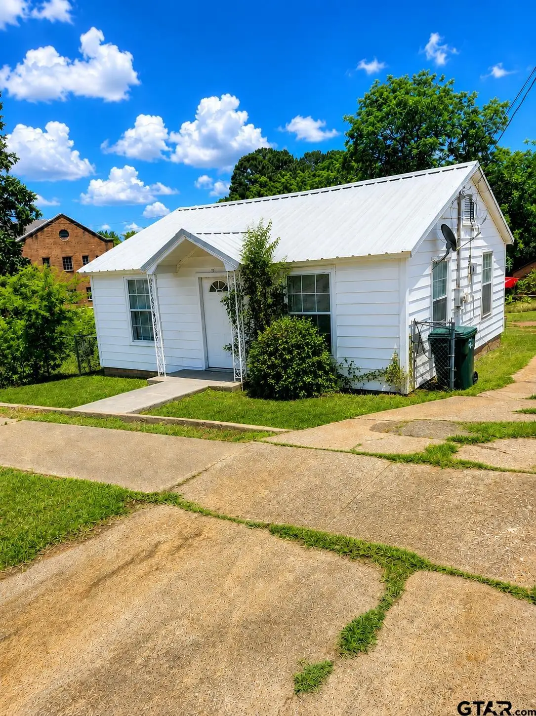 324 S Fleishel Ave, Tyler, TX 75702 - #1