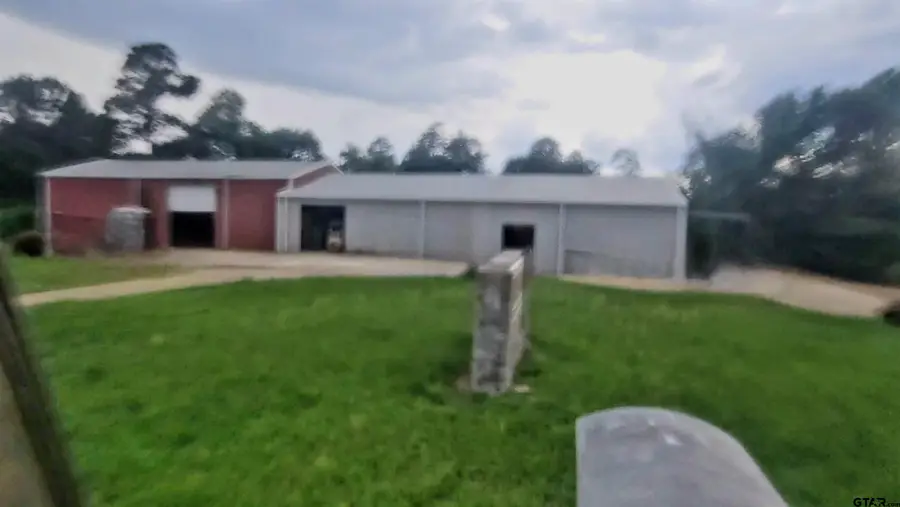221 Locker Plant Rd, Gladewater, TX 75647 - #2