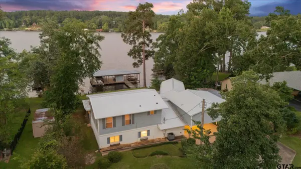 2118 W Lake Dr., Gladewater, TX 75647