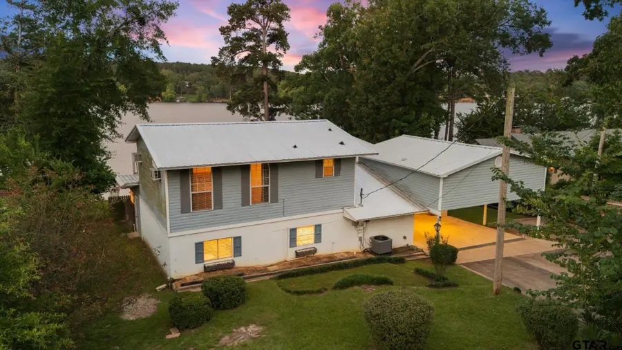 2118 W Lake Dr., Gladewater, TX 75647 - #3