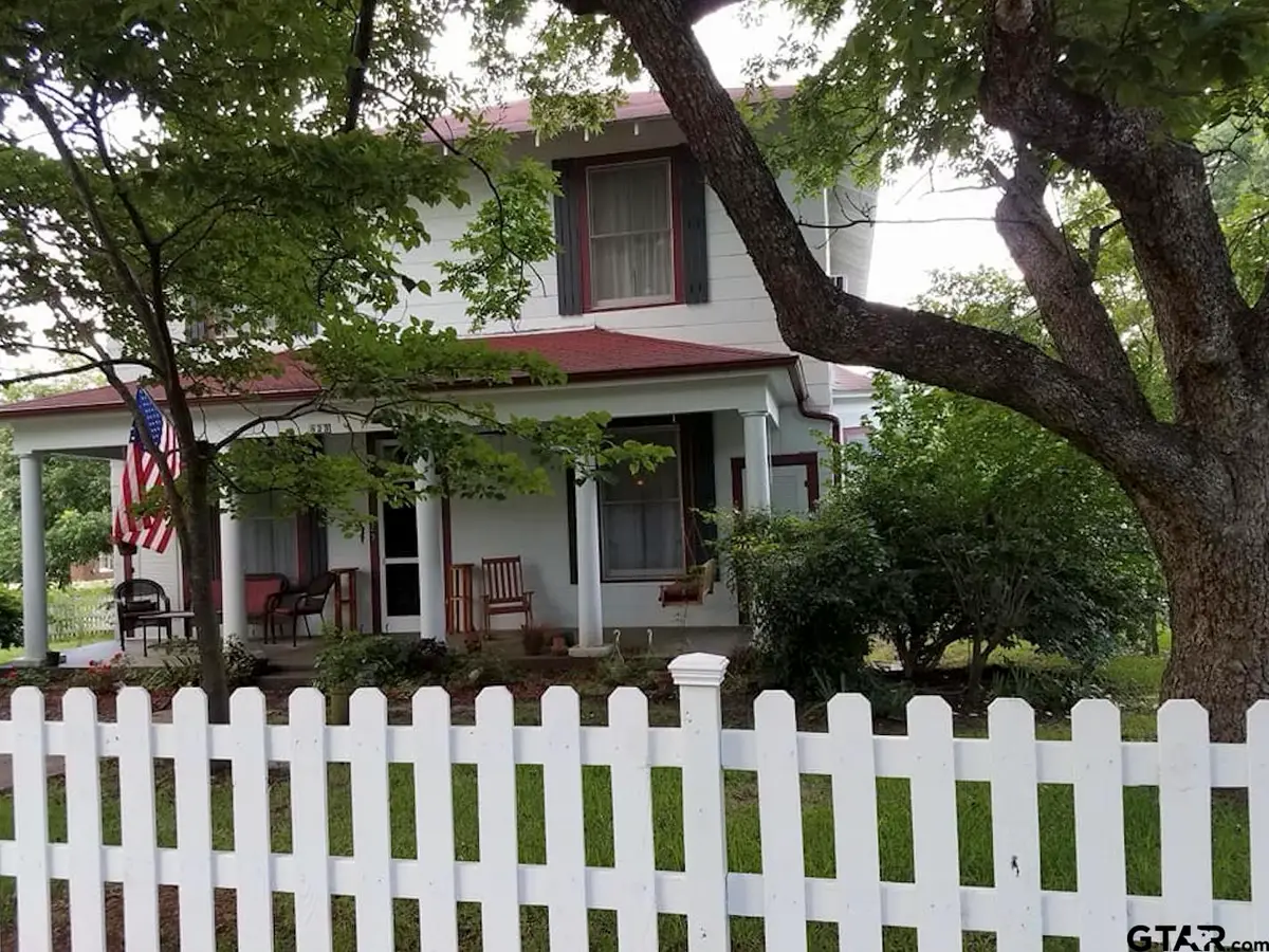 823 S Magnolia St, Palestine, TX 75801 - #1