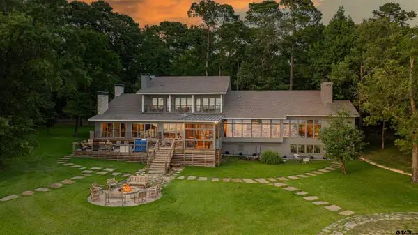 582 Windy Point Drive, Mt Vernon, TX 75457