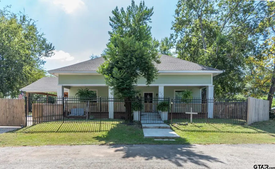 200 W Van St, Lindale, TX 75771 - #2
