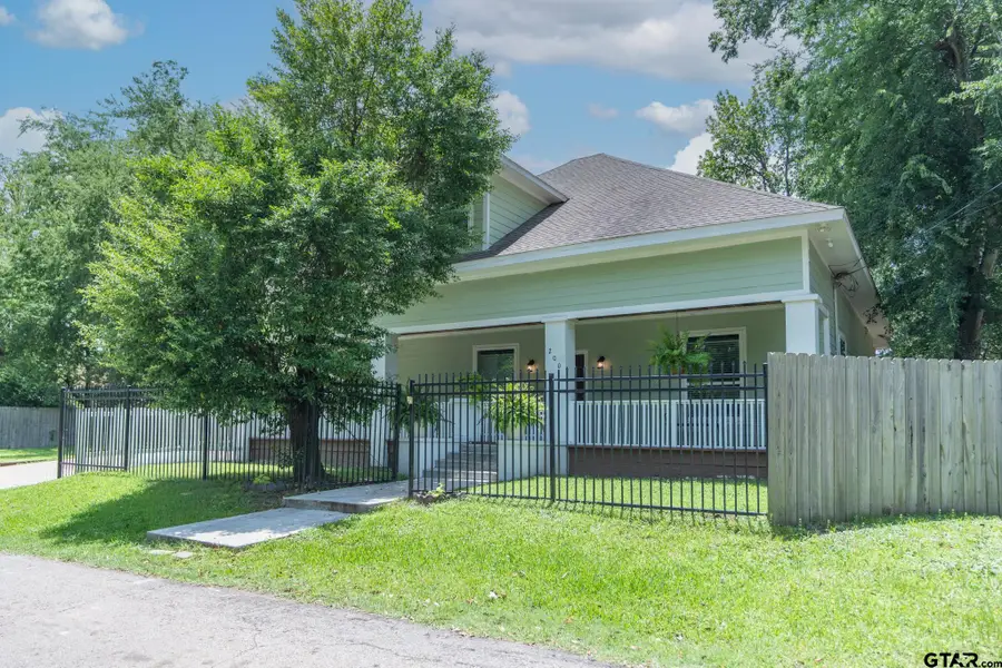 200 W Van St, Lindale, TX 75771 - #3