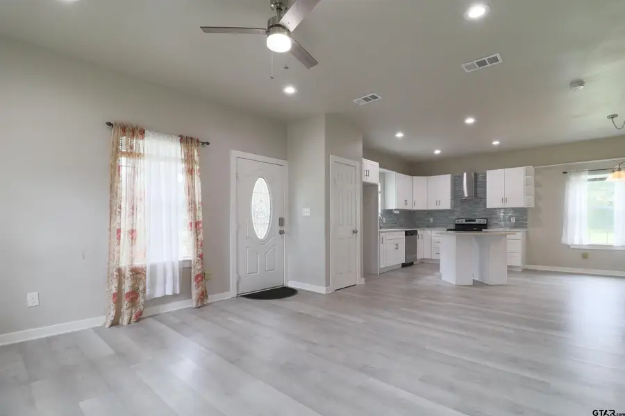 1000 N Spring, Grand Saline, TX 75140 - #3