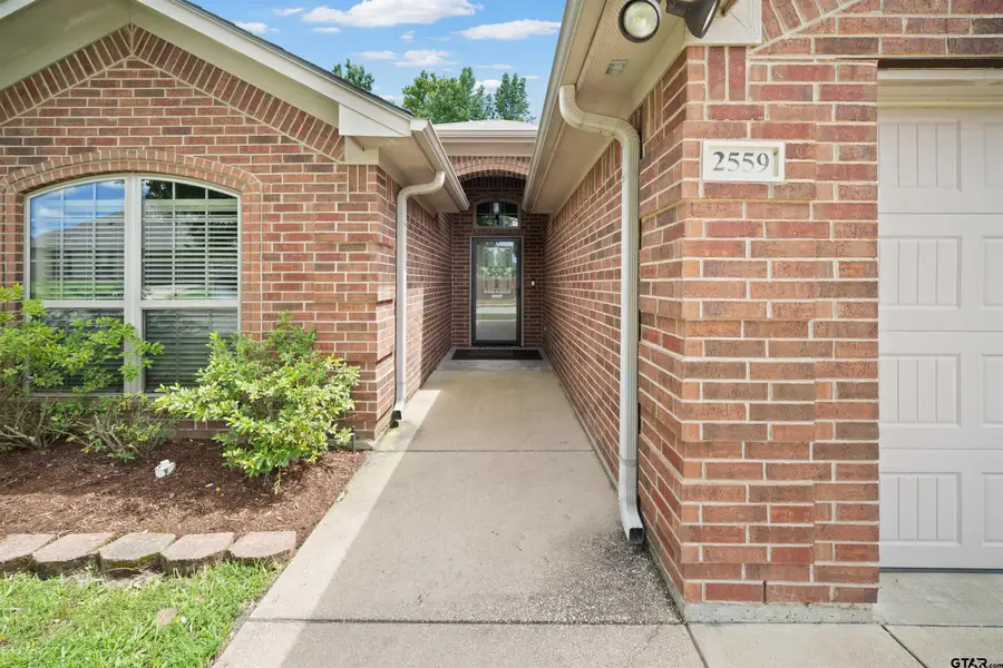 2559 Lazy Acres Ln, Tyler, TX 75707 - #2