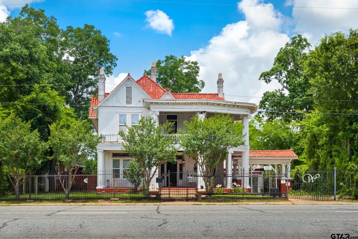211 W Grand Avenue, Marshall, TX 75670 - #1