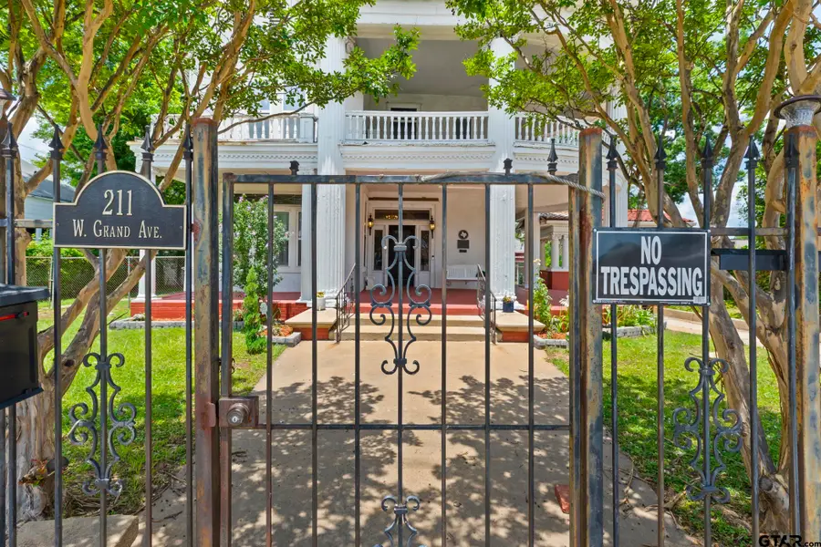 211 W Grand Avenue, Marshall, TX 75670 - #2