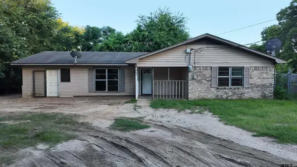 712 Half St, Lindale, TX 75771