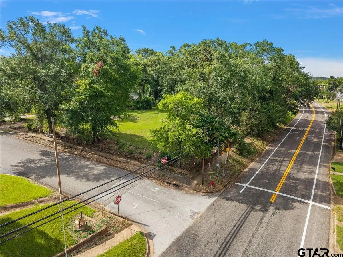 262 N Henderson, Rusk, TX 75785 - #1