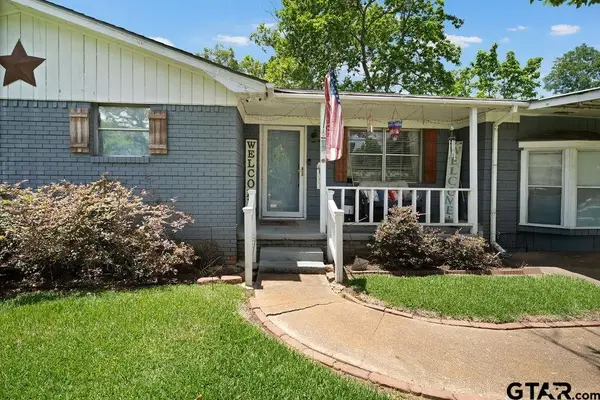 403 Ridgewood Drive, Palestine, TX 75803